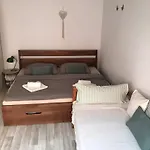 Проживание в семье U *