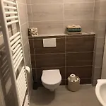 U Проживание в семье *