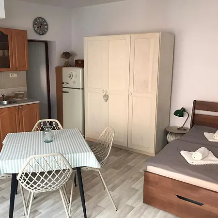 U Δωμάτια σε οικογενειακή κατοικία Τσέσκε Μπουντεγιόβιτσε