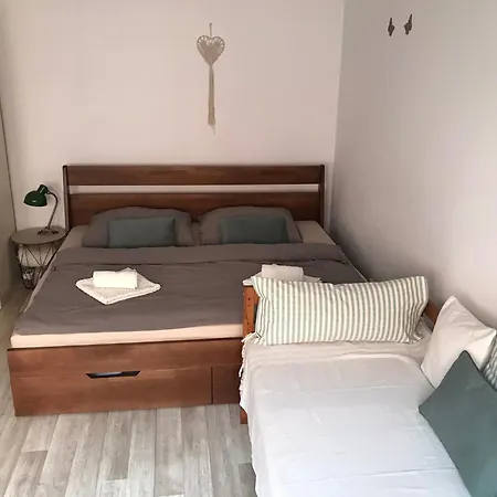 Δωμάτια σε οικογενειακή κατοικία U *